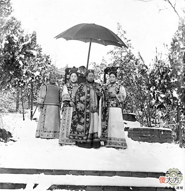 【爱历史】老照片带你看看清朝太监、宫女的真实样子,和清宫剧中的很不一样