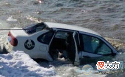 梦见汽车掉水里(图文)
