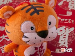 2022年属虎男本命年戴什么转运,虎年本命年男性佩戴什么生肖