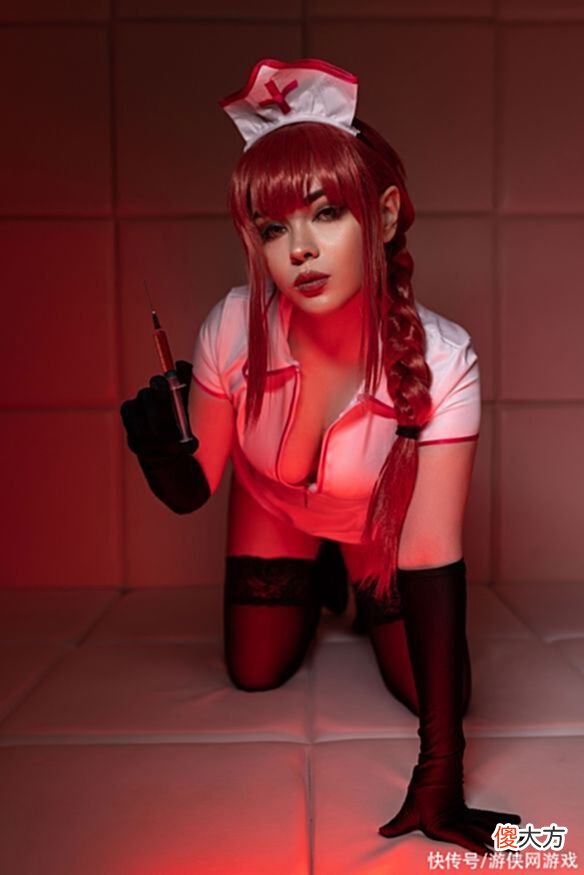 【游戏迷】俄妹COS《守望先锋》战损版D.Va：脱下战衣肉感身材