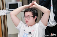 【游戏迷】“Theshy不如Bin，阿水仅87”，电竞经理评分遭质疑，UZI做出锐评