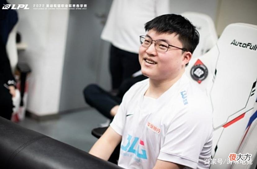 【游戏迷】“Theshy不如Bin，阿水仅87”，电竞经理评分遭质疑，UZI做出锐评