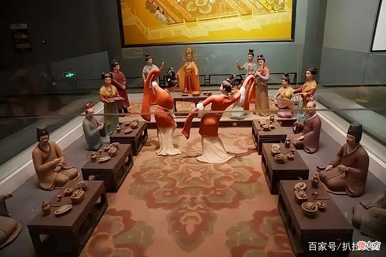 【历史故事】中国古代曾长期实行分餐制，为何又演变成现在的合餐制？