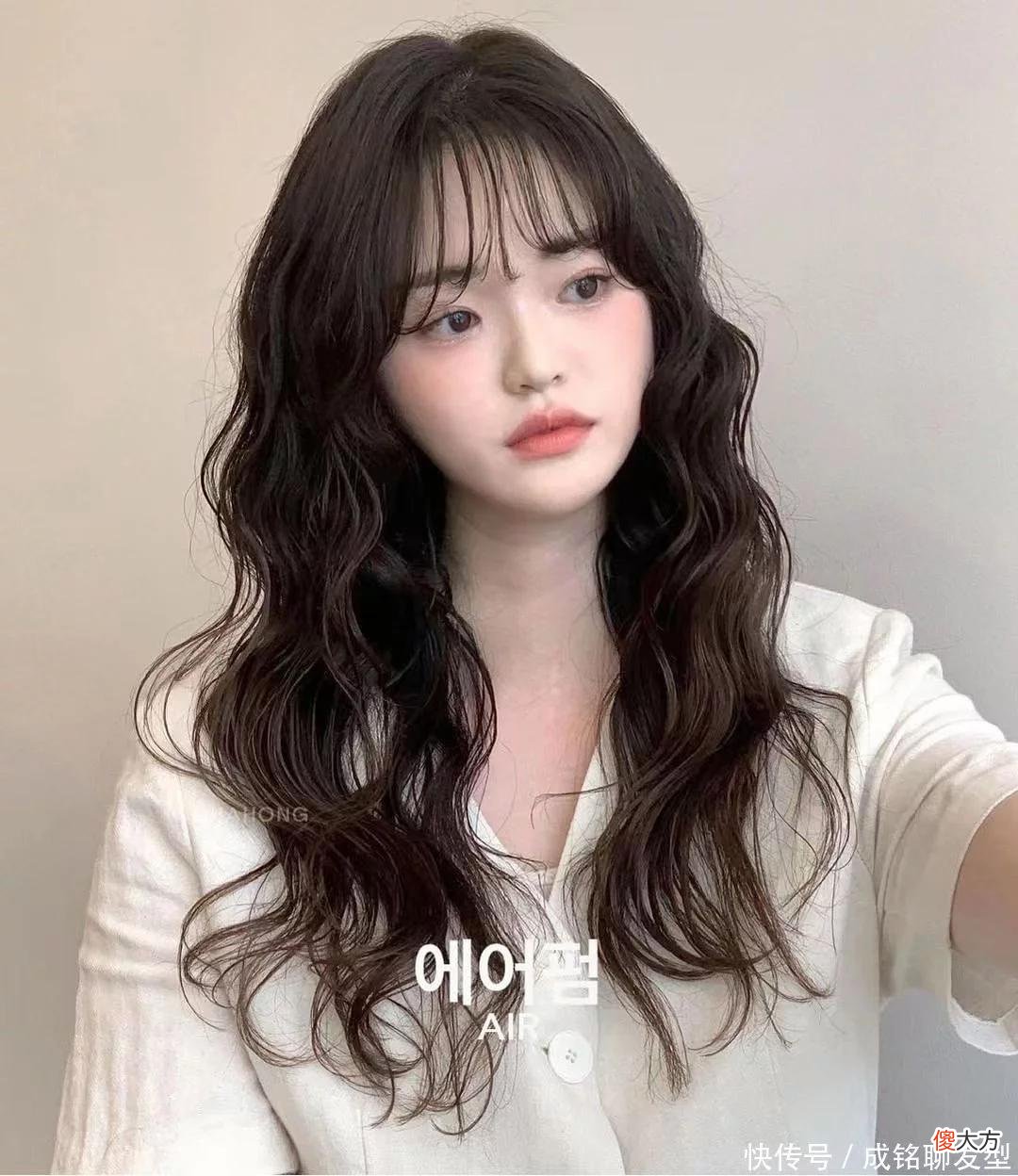 【时尚一点】女生怎样头发不显老？10款只烫型不烫卷的发型，时尚减龄又显气质