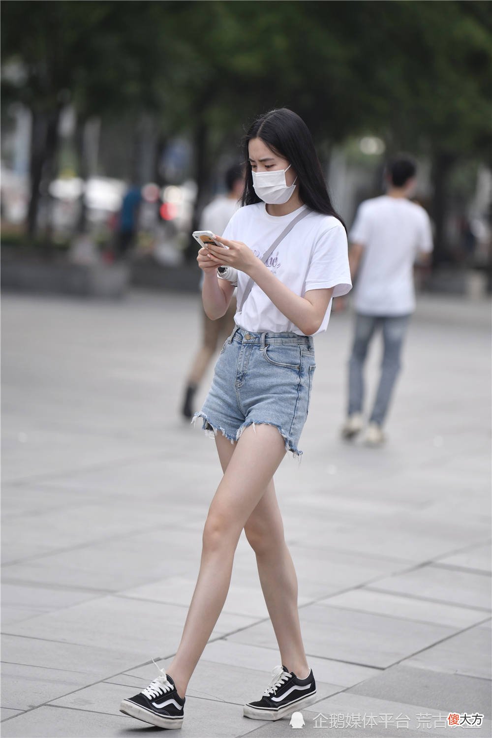 【时尚一点】夏季的姑娘，喜欢短裤搭配，简单清凉的夏季穿搭风格