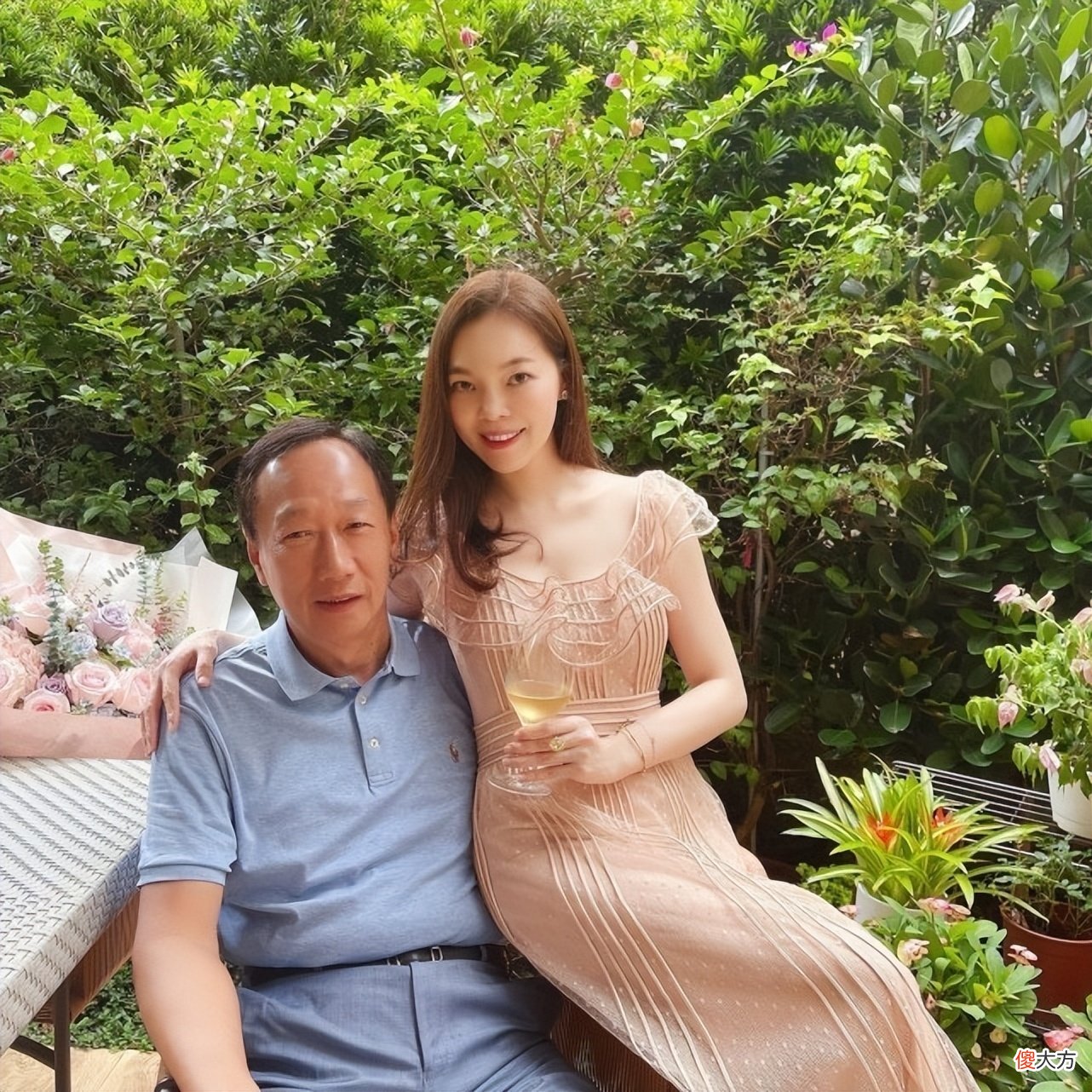 【就爱时尚】富士康老板娘高调炫富！穿千元短裙跟女儿打高尔夫，少女身材超辣