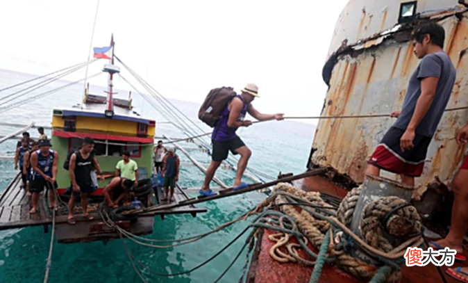 【爱历史】菲律宾坐滩军舰迎来补给!违规“建筑”何时被强拆?中国:等吧!