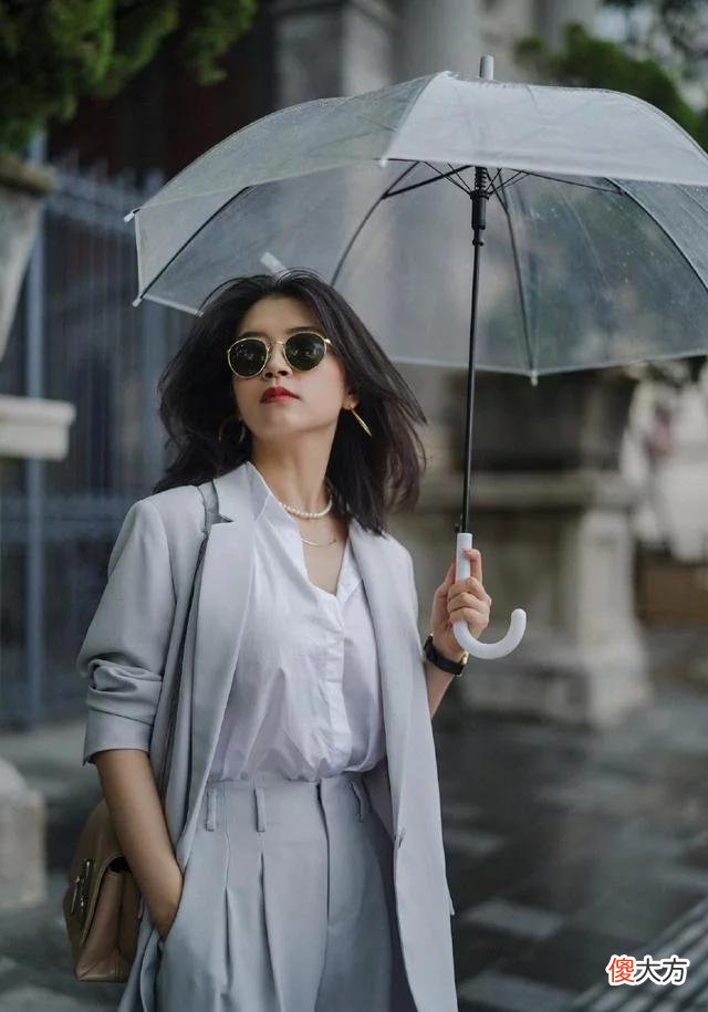 【就爱时尚】女人不管多少岁，少穿花衣服，多穿这3种颜色，显白又气质
