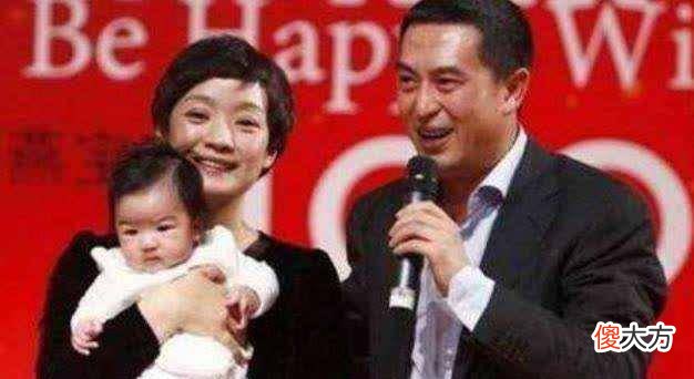 【时尚一点】王海燕：中年女性穿衬衫会显得很稳重、大气，气质会变得更温和