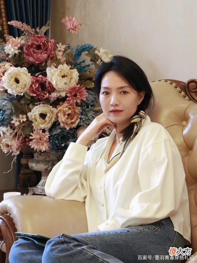 【就爱时尚】被这位50岁大姐迷住，学会这些穿搭技巧，感受美丽的魅力