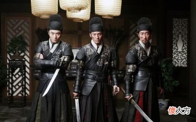 【历史故事】明朝锦衣卫中，千户、百户、总旗分别是几品官？能管多少人？