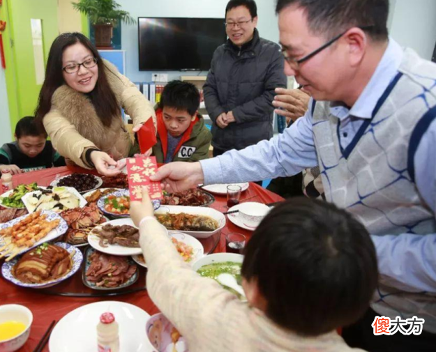 同时带5个孩子过暑假，宝妈苦不堪言！吃住在亲戚家要不要给钱？