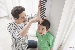 孩子能否长成“大高个”，几个特征能看出一些，父母对照看下