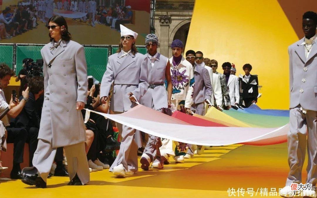 【时尚一点】2023春夏男装周，一次时装解放