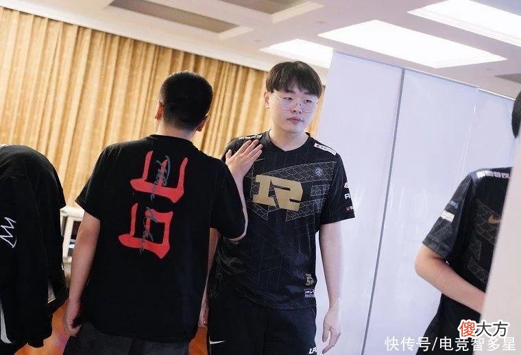 【游戏迷】RNG重蹈去年夏季赛剧本？对阵两支强队全输了，可能又要打冒泡赛