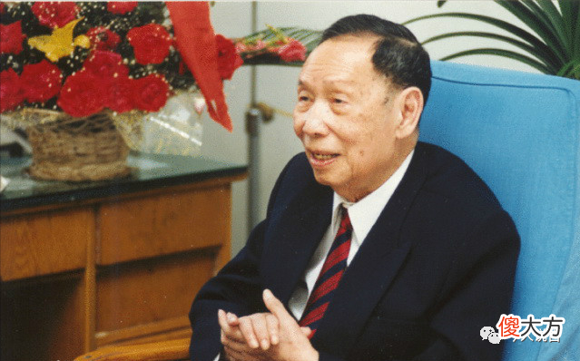 【历史故事】1937年，乞丐抱酸菜坛子闯清华，门卫不让进，直到校长出现：是你