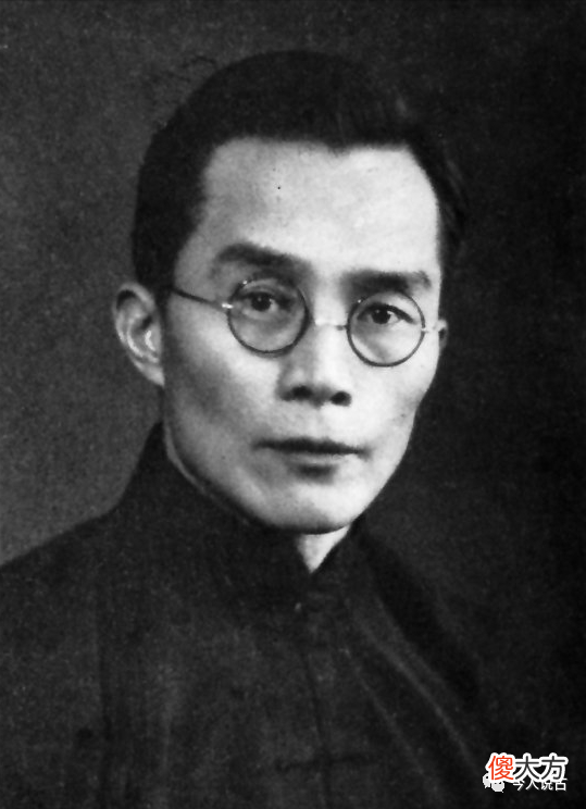 【历史故事】1937年，乞丐抱酸菜坛子闯清华，门卫不让进，直到校长出现：是你