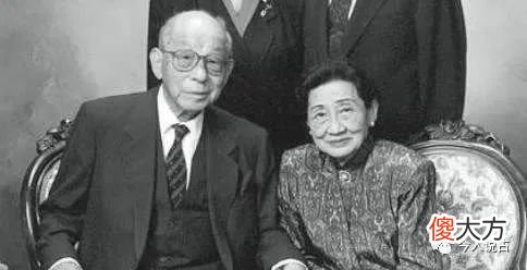 【历史故事】张学良被软禁了54年，为何还有巨额存款？张作霖：拔根腿毛比腰粗