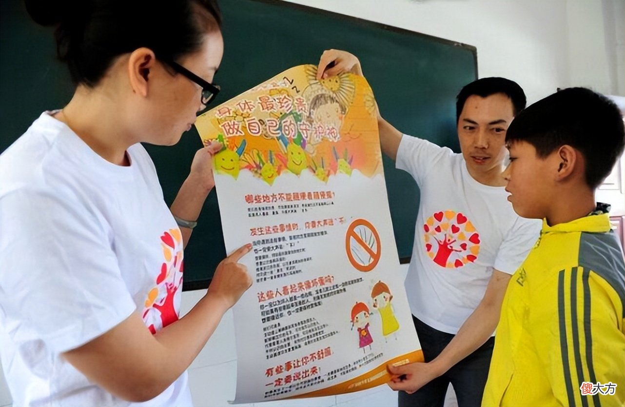 3岁男孩吞下整包干燥剂，妈妈60秒做法及时有效，医生点赞夸奖