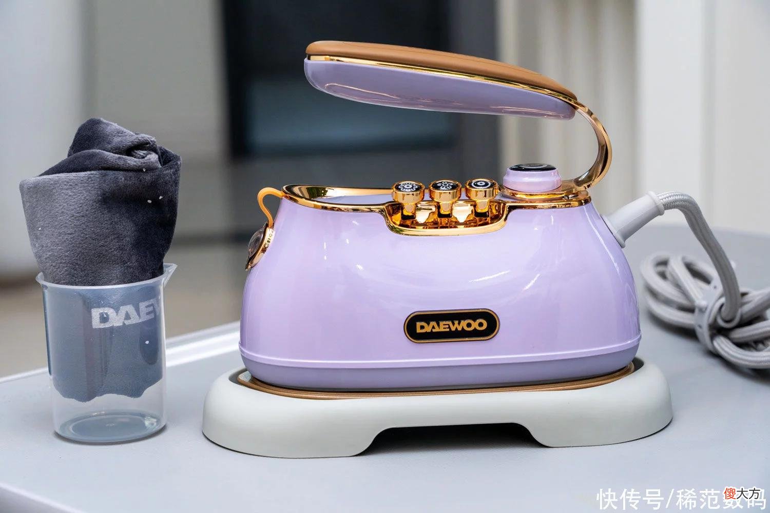 【就爱时尚】大宇小星斗熨烫机评测：居家必备好工具，旧衣新穿的“法宝”