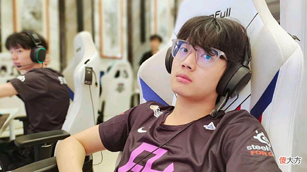 【游戏迷】强势碾压RA！肉鸡回归带领V5七连胜，RA官博惨遭爆破
