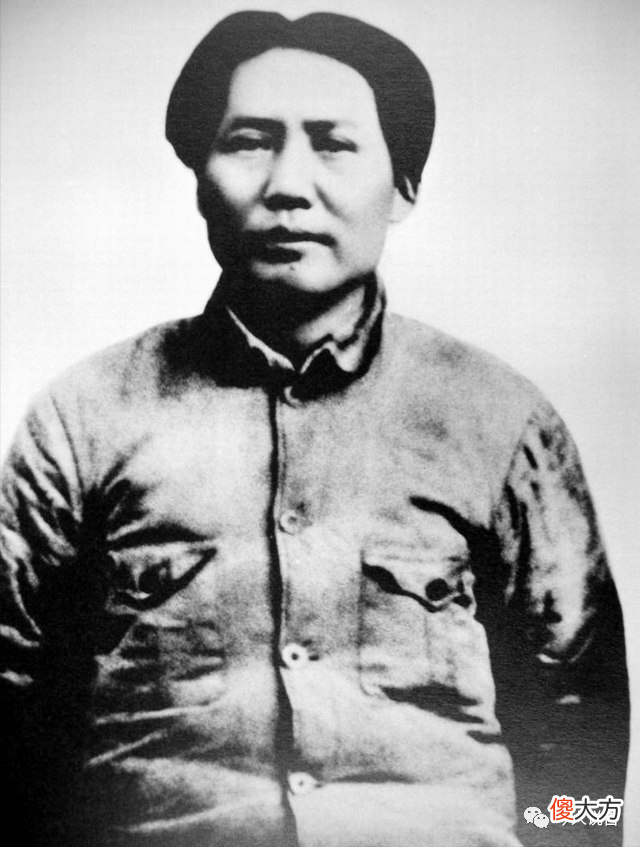 【历史故事】1938年，毛主席刚搬新家，敌机就轰炸延安，一枚炸弹正好落他老家