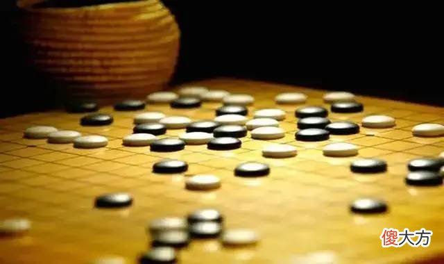 【历史故事】刘墉下棋赢了乾隆，乾隆大怒：不怕朕杀你吗？刘墉的回答堪称经典