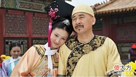 【爱历史】清朝时，妃嫔脖子上的“白布”有何用？除装饰外也是为了方便皇上