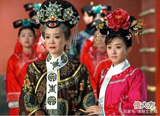 【爱历史】清朝时，妃嫔脖子上的“白布”有何用？除装饰外也是为了方便皇上