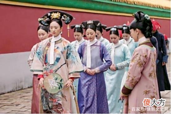 【爱历史】清朝时，妃嫔脖子上的“白布”有何用？除装饰外也是为了方便皇上