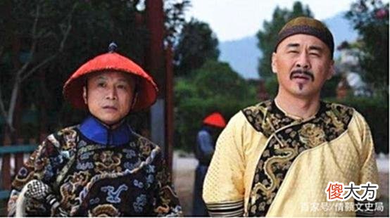 【爱历史】清朝时，妃嫔脖子上的“白布”有何用？除装饰外也是为了方便皇上