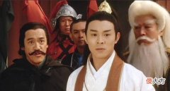 【爱历史】《倚天屠龙记》中张无忌和朱元璋是什么关系？