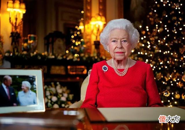 【爱历史】英国首相辞职为何都要先向女王通报？首相和英王，究竟哪个官大？
