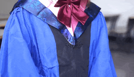 【就爱时尚】这才是中国审美！中国留学生穿“汉服”参加毕业典礼，惊艳全场！