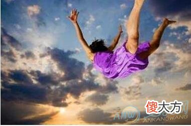 梦见亲人从高处摔下的象征意义是什么？(图文)