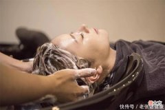 【就爱时尚】?经常用盐水洗头，可能收到3个好处，不妨试试