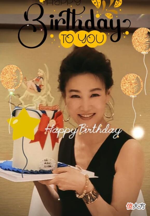 【就爱时尚】央视主持李梓萌45岁生日，获央视天团女主持助阵，打扮华丽像选美现场