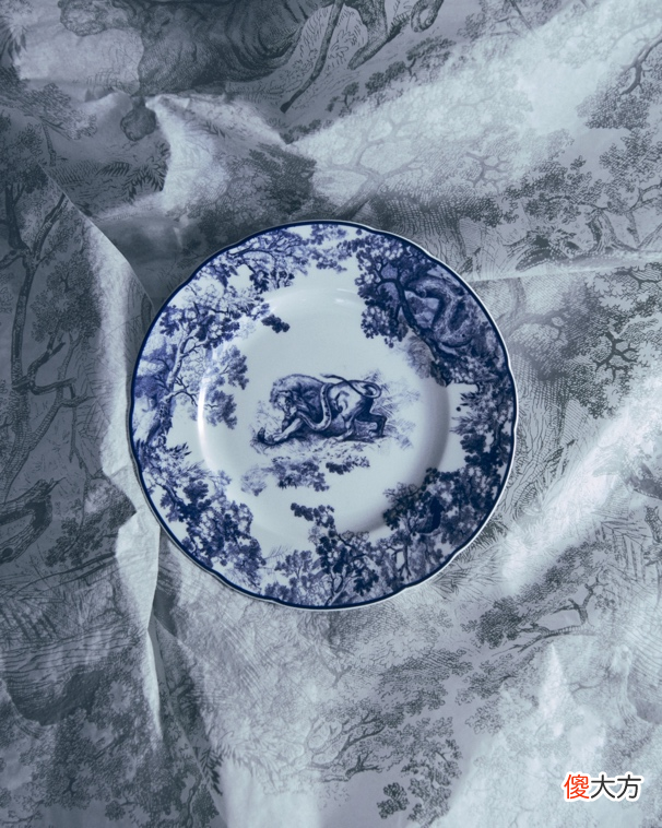 【时尚一点】DIOR MAISON倾情呈现蓝色茹伊印花系列