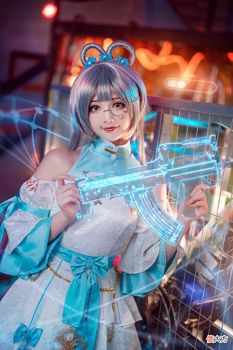 【游戏迷】“吃鸡”在大街看到游戏里的衣服，是怎样的体验？网友：太美了！