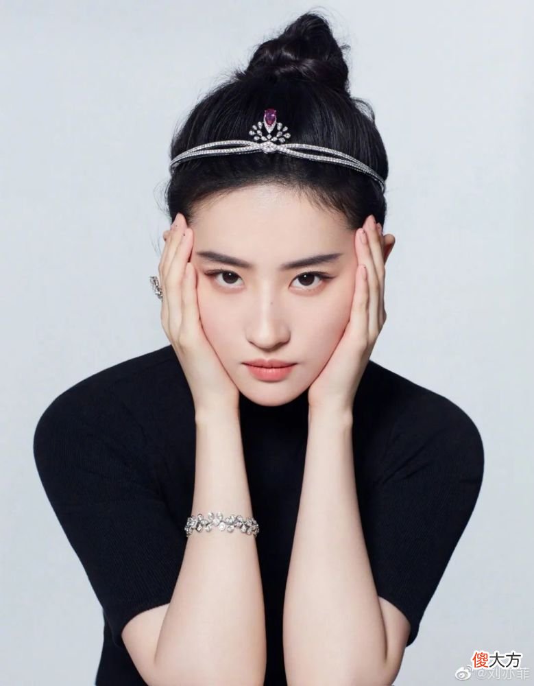 【就爱时尚】当她开始发力，这谁扛得住？