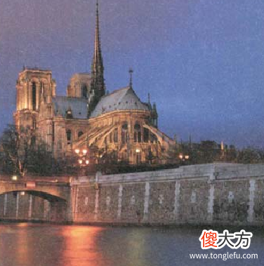 Notre Dame de Paris 「世界文明奇迹：欧洲」巴黎圣母院简介——因祈祷而仰望