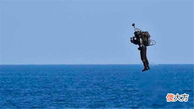 美国接连出现神秘事件，“空中飞人”突现海上，俄：情况并不简单