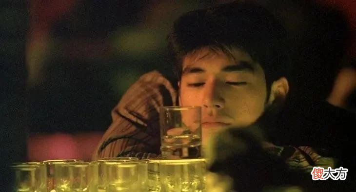 【时尚一点】美人计 | 喝酒不露怯的100种方式