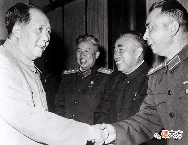 【爱历史】国民党警察暗杀解放军司令，正要动手时，发现对方竟是自己的弟弟
