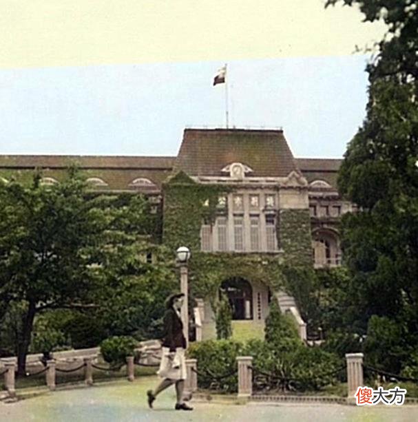 【历史故事】青岛老照片：1941年凌乱拥挤的住宅区，让人想起《功夫》场景