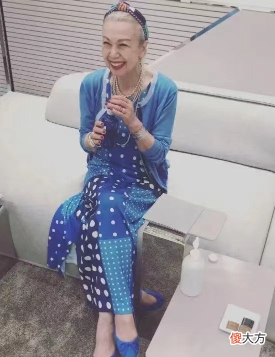 【就爱时尚】日本奶奶“美一辈子”的秘诀，在于不认老的心态，以及得体的打扮