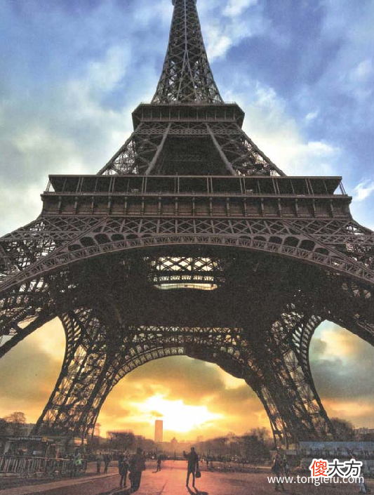 Eiffel Tower 「世界文明奇迹：欧洲」埃菲尔铁塔简介——“铁器时代”的纪念碑