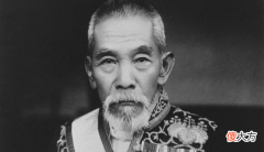 【历史故事】1932年日本首相被11人行刺，凶手不但没有偿命，反而成了英雄