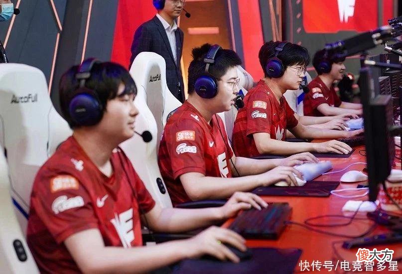 【游戏迷】957看WE最新vlog，每句都堪称圣经？直言WE教练组有很大问题