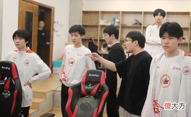 【游戏迷】KSG3-2TES：A组将大结局，KSG携手Hero晋级，后4队全1分，XYG悬了